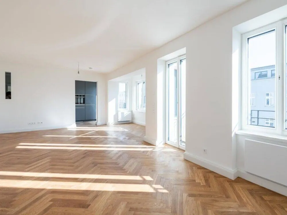 City-Wohnung mit Balkon: Umfassend sanierte Gründerzeit-Wohnung