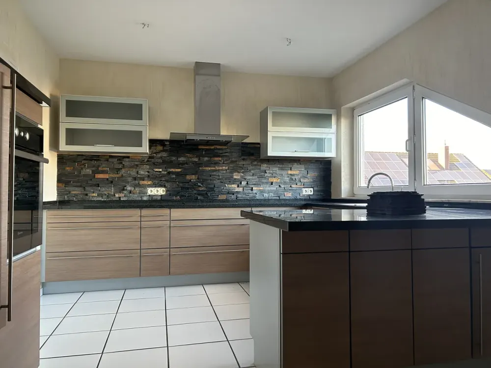Modern Living in Lebach: 74 m² with West Balcony, Fitted Kitchen & Utilities Including Electricity!