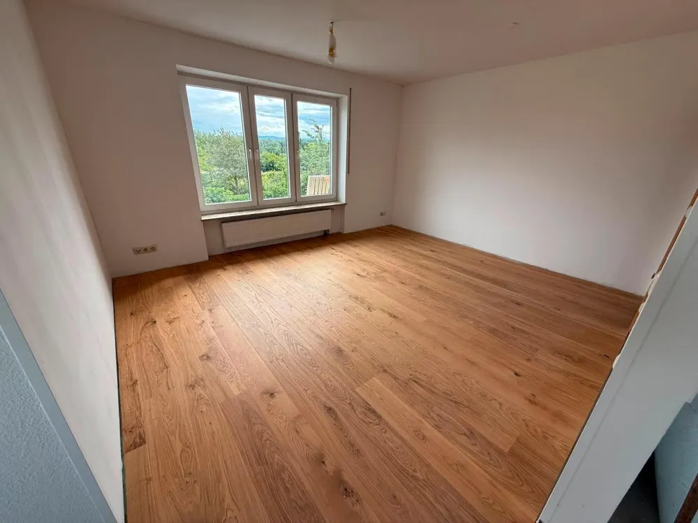 3,5 ZKB, 8 km zu Kassel, Top Lage, kernsaniert mit Balkonausblick