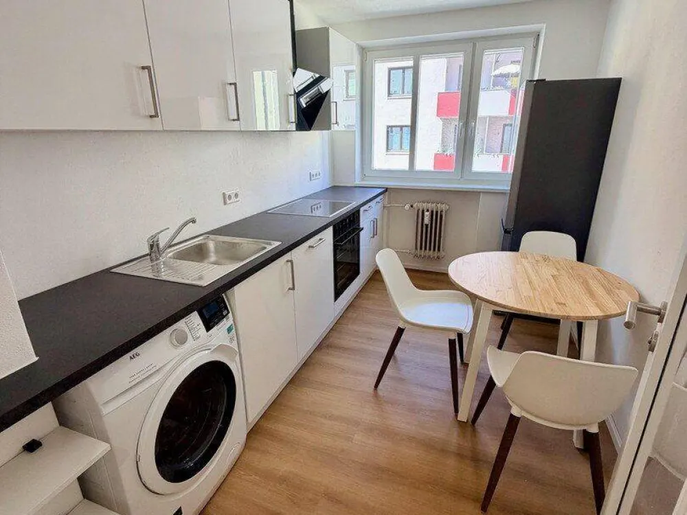 WG-Zimmer Wöhrd: 15 m², vollmöbliert, 800 m zur TH, 599 € warm inkl. Strom