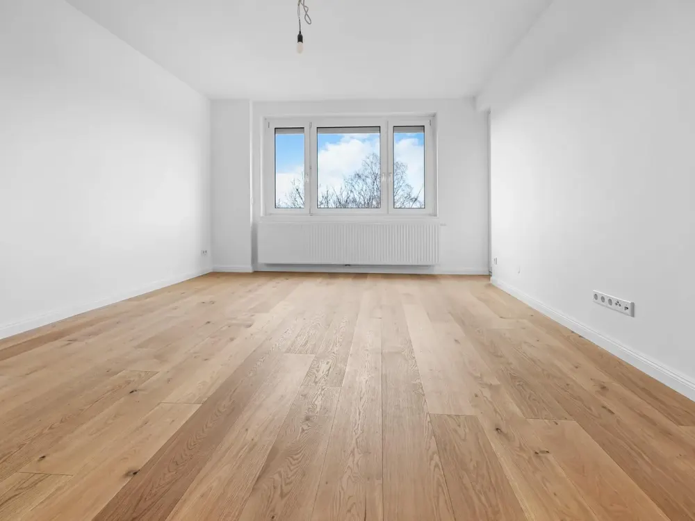 Erstbezug: Frisch sanierte 2-Zimmer-Wohnung mit Loggia