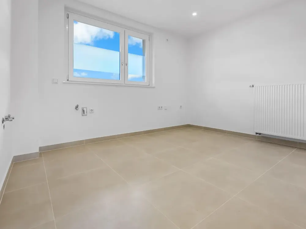 Erstbezug: Frisch sanierte 2-Zimmer-Wohnung mit Loggia