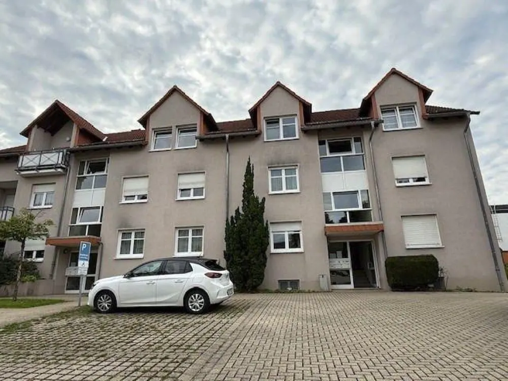 1. Obergeschoss mit Balkon und 54,35 m² Wohnfläche in Lohfelden, Poststraße