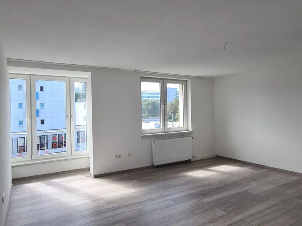 Bright 3-room apartment with kitchen and bathroom near Fraunhofer Institute & University of Kassel!