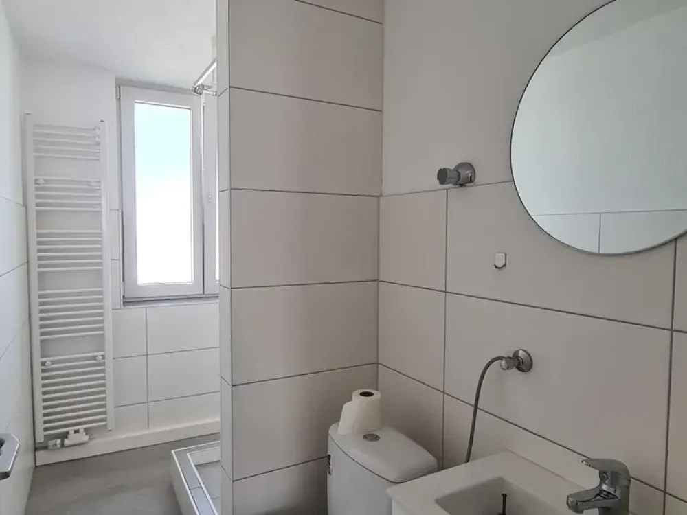 Bright 3-room apartment with kitchen and bathroom near Fraunhofer Institute & University of Kassel!