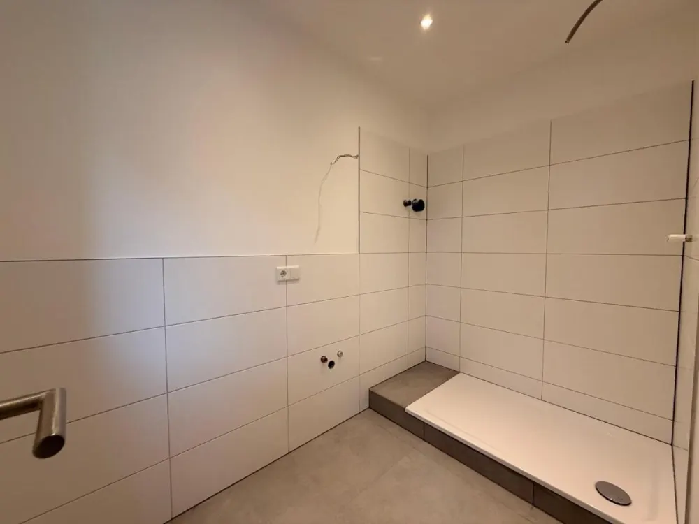 Kernsanierte 4-Zimmer-Wohnung mit moderner Ausstattung in Frankfurt-Bockenheim