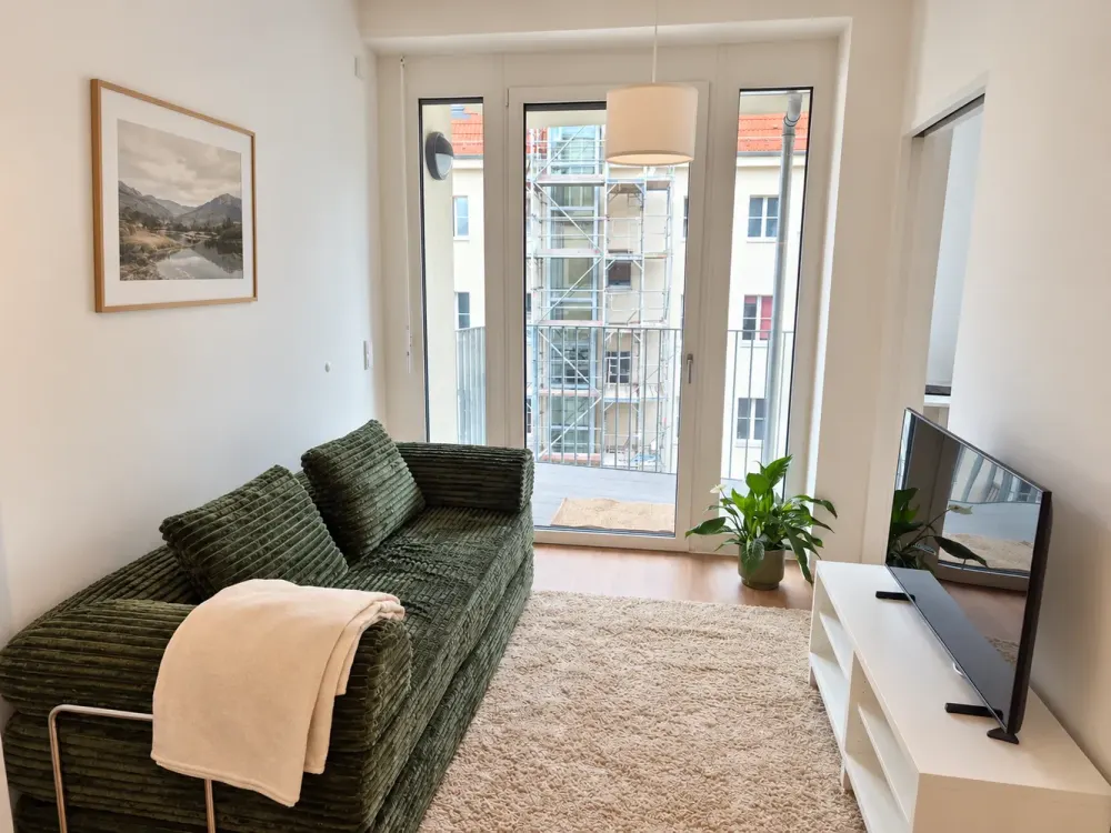 Neubau, 1.5 Zimmer, möbliert, im Herz von Friedrichshain, Anmeldung, Waschtrockner, Loggia, etc
