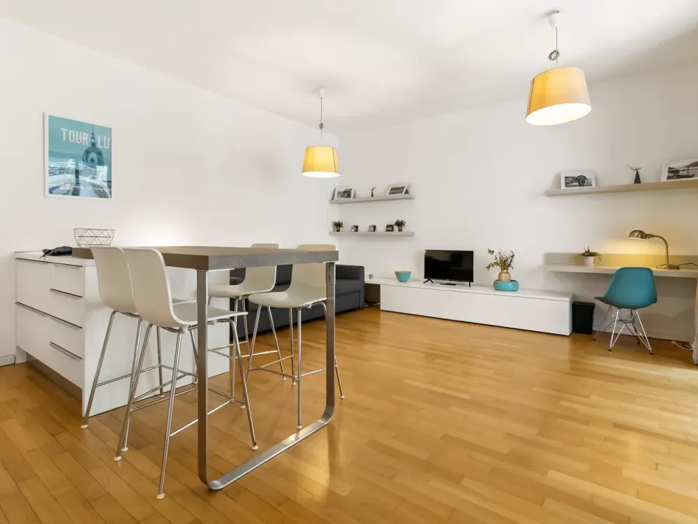 Modern Furnished Apartment with Balcony in Prenzlauer Berg | Kastanienallee