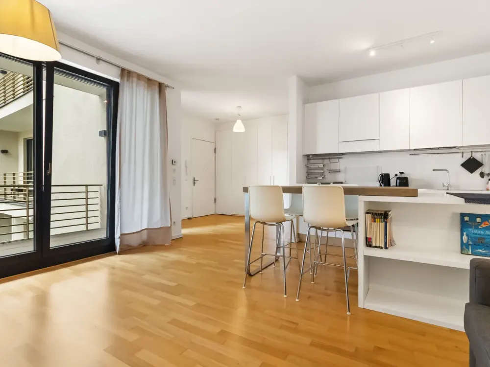 Modern Furnished Apartment with Balcony in Prenzlauer Berg | Kastanienallee
