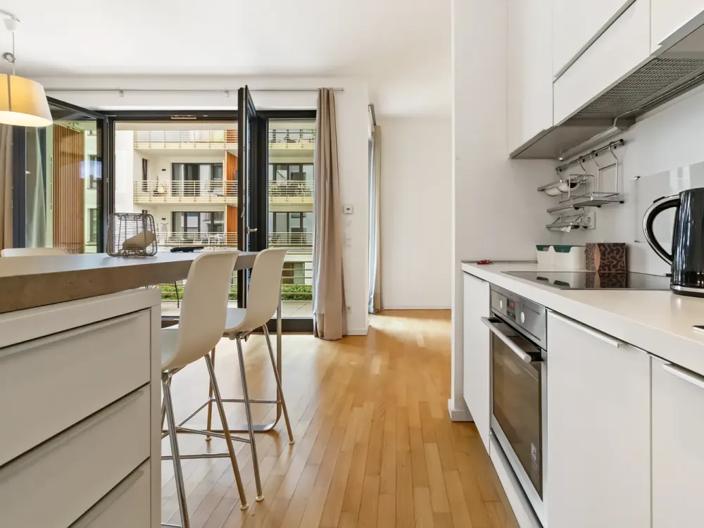 Modern Furnished Apartment with Balcony in Prenzlauer Berg | Kastanienallee