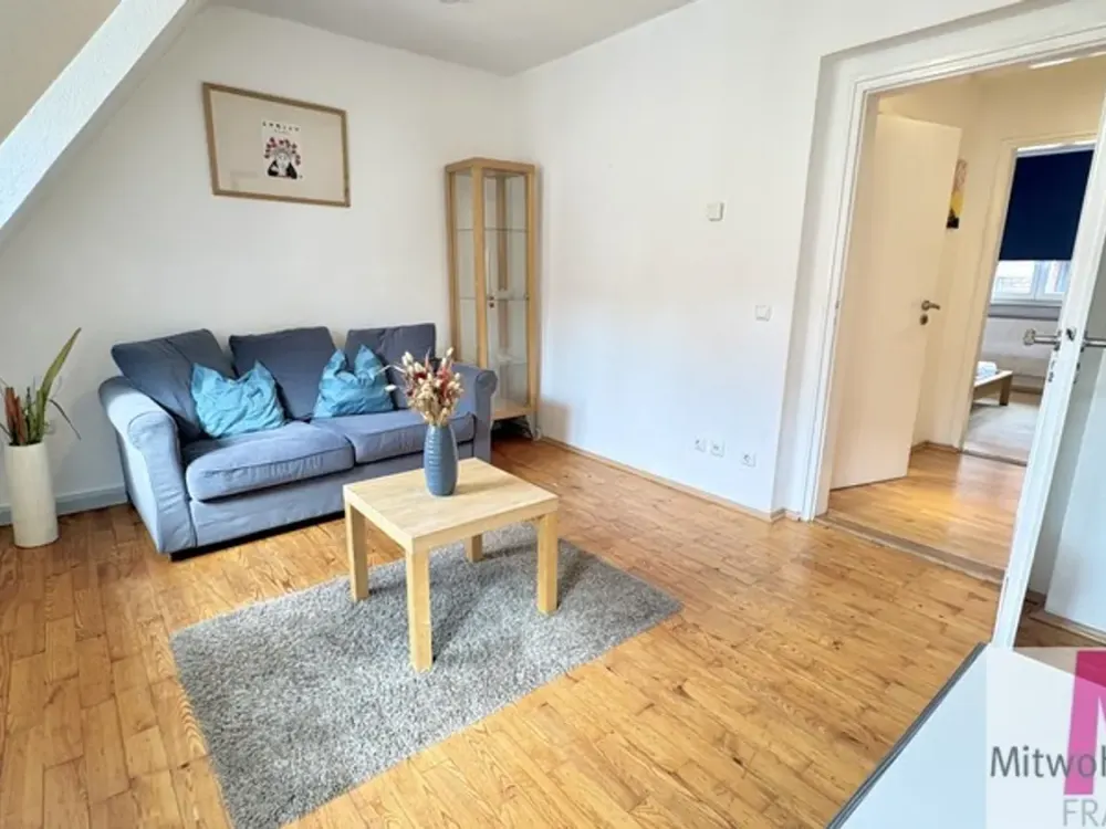 Unfurnished 2-Room Apartment in the Heart of the Old Town