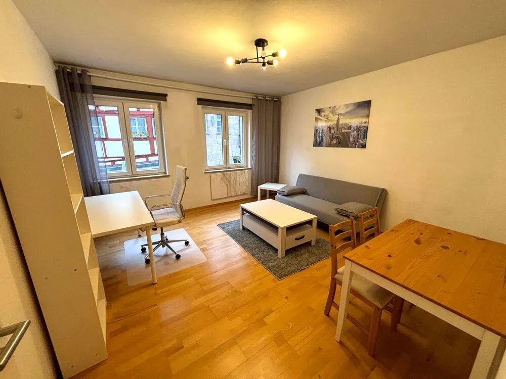 Citylage / Burgviertel: Gemütliche, vollständig möblierte 2-Zimmer-Wohnung im Nürnberger Burgviertel, ideal für Paare oder Studenten-WG