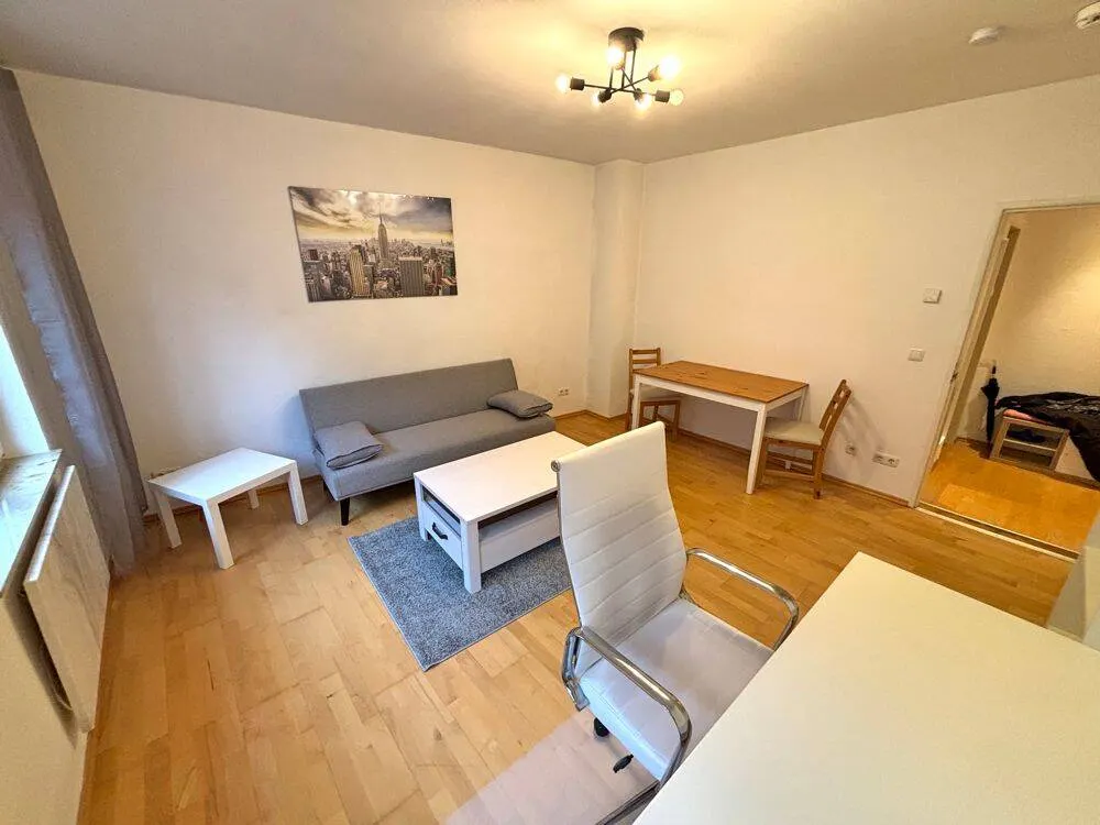 Citylage / Burgviertel: Gemütliche, vollständig möblierte 2-Zimmer-Wohnung im Nürnberger Burgviertel, ideal für Paare oder Studenten-WG