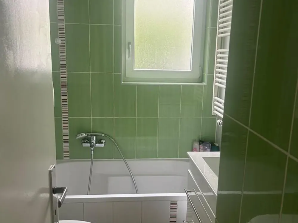 Zuhause mit 3 großen, möblierten Zimmern in Stuttgart Nord