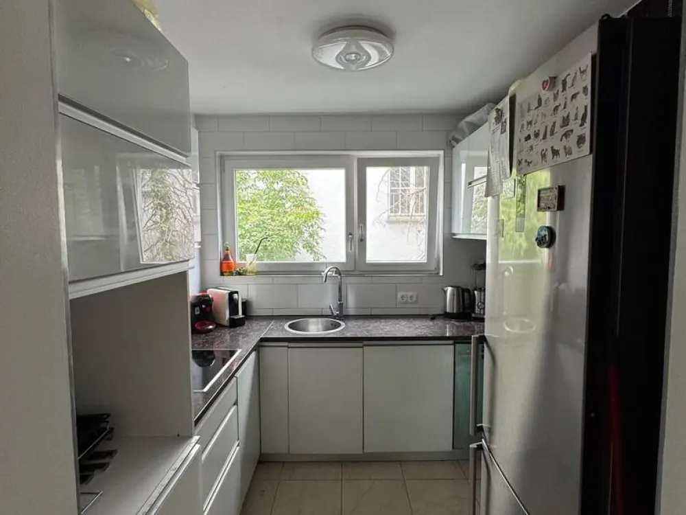Zuhause mit 3 großen, möblierten Zimmern in Stuttgart Nord