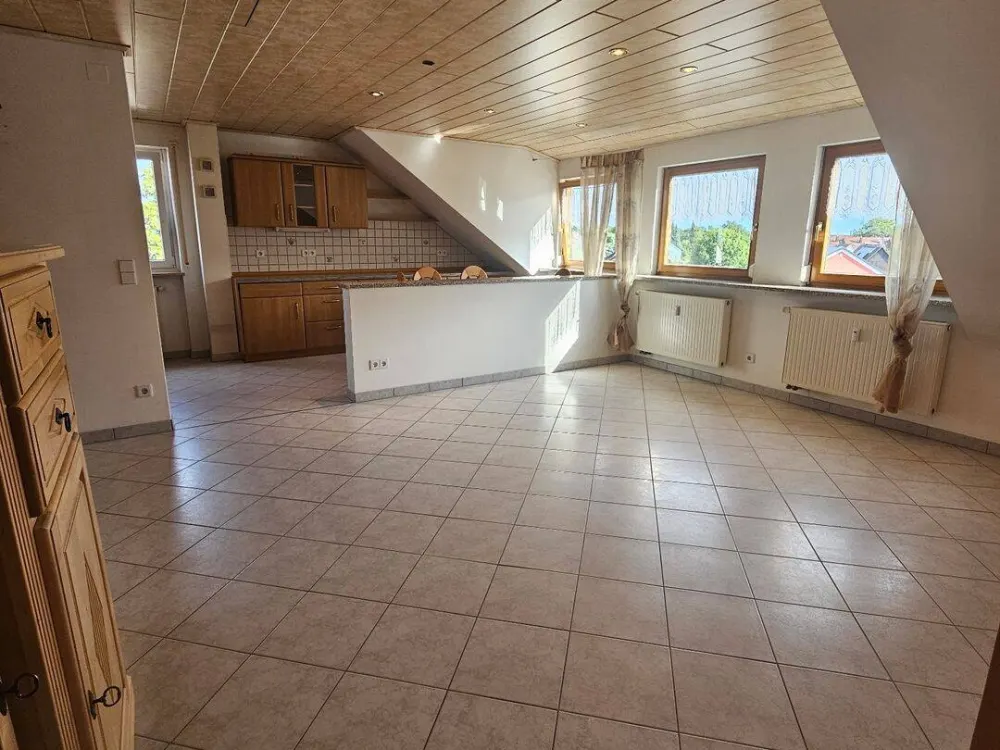 3-Zimmer-DG-Wohnung in Gebersdorf, ruhig, zentral & wird renoviert