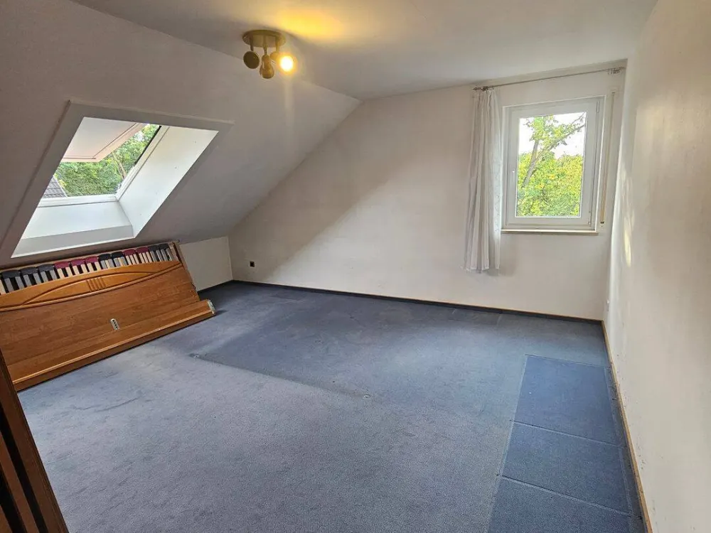3-Zimmer-DG-Wohnung in Gebersdorf, ruhig, zentral & wird renoviert
