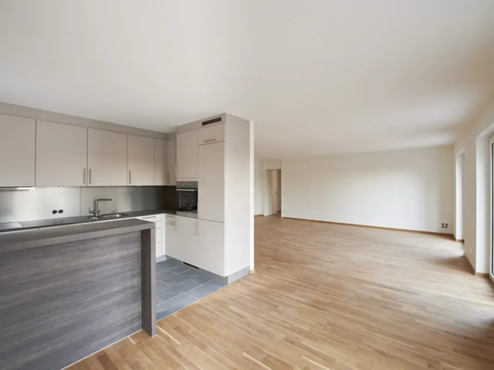 Spacious 3-Room Apartment with Beautiful Terrace and Large Garden in Prime View Location