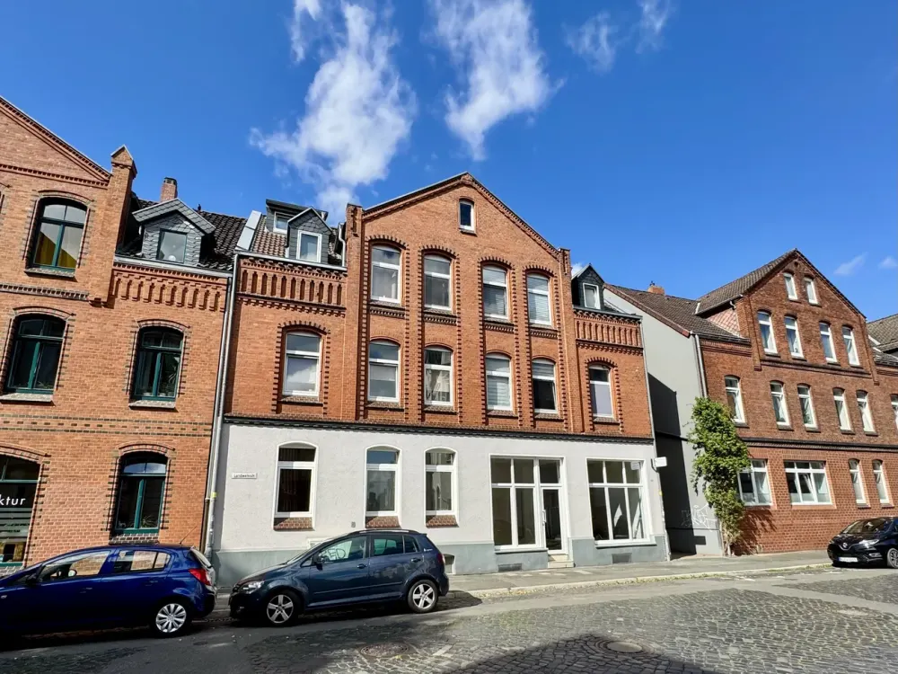Praxis oder Wohnung - wunderschöne, vollständig renovierte 5-Zimmer-Wohnung in bester Wohnlage