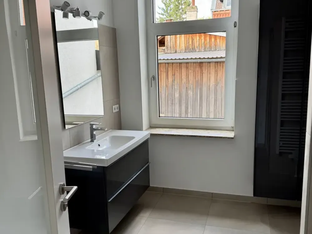 Praxis oder Wohnung - wunderschöne, vollständig renovierte 5-Zimmer-Wohnung in bester Wohnlage