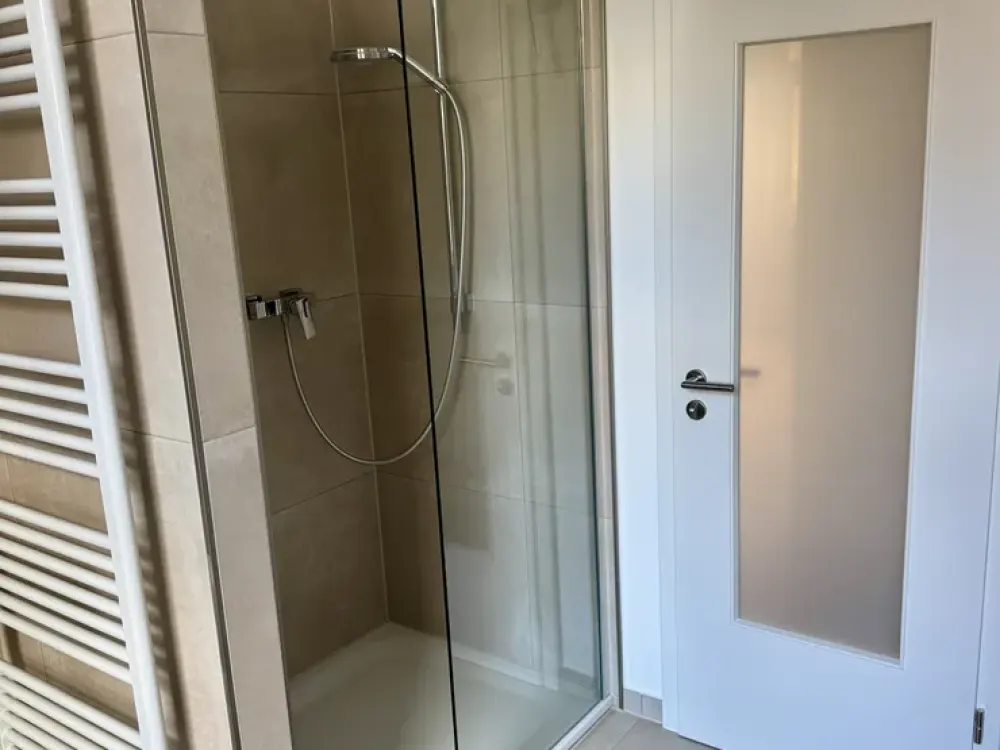 Praxis oder Wohnung - wunderschöne, vollständig renovierte 5-Zimmer-Wohnung in bester Wohnlage