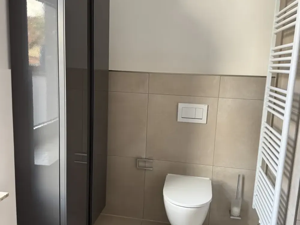 Praxis oder Wohnung - wunderschöne, vollständig renovierte 5-Zimmer-Wohnung in bester Wohnlage