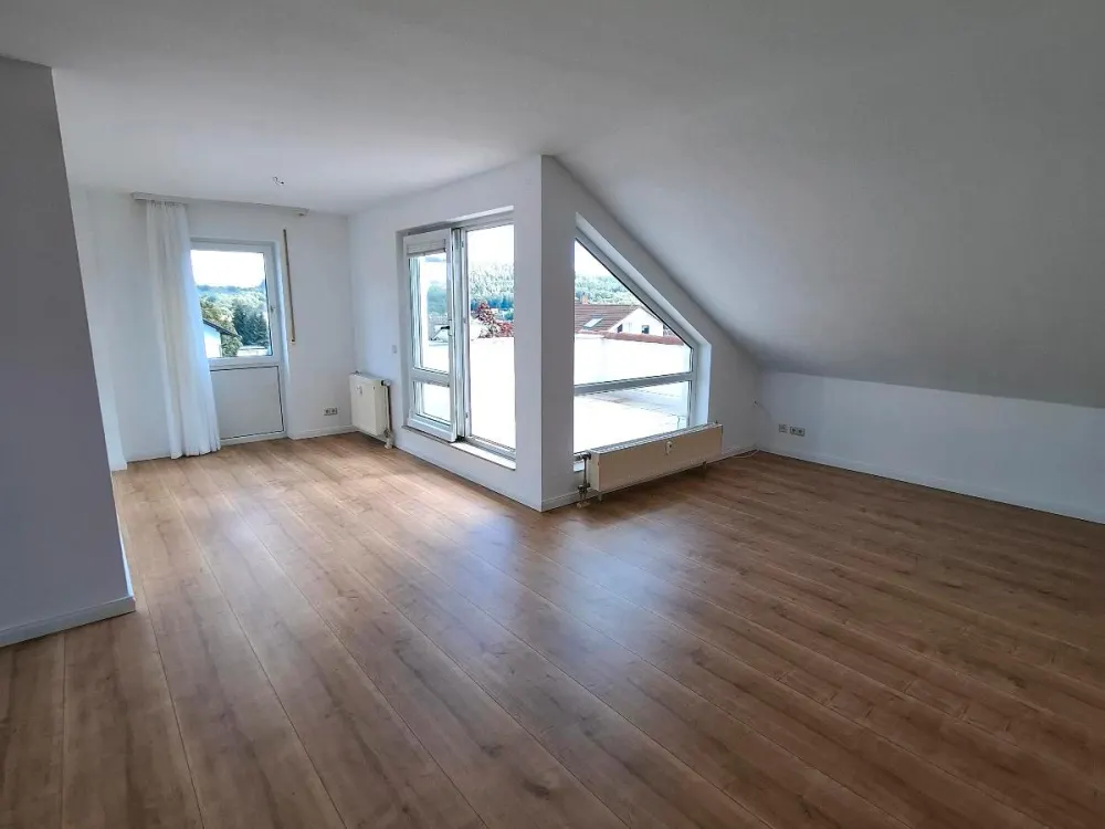 Renovierte 2 Zimmer Wohnung mit Balkon in Bad Emstal-Sand