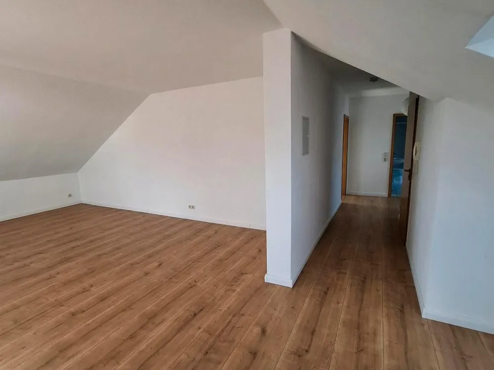 Renovierte 2 Zimmer Wohnung mit Balkon in Bad Emstal-Sand