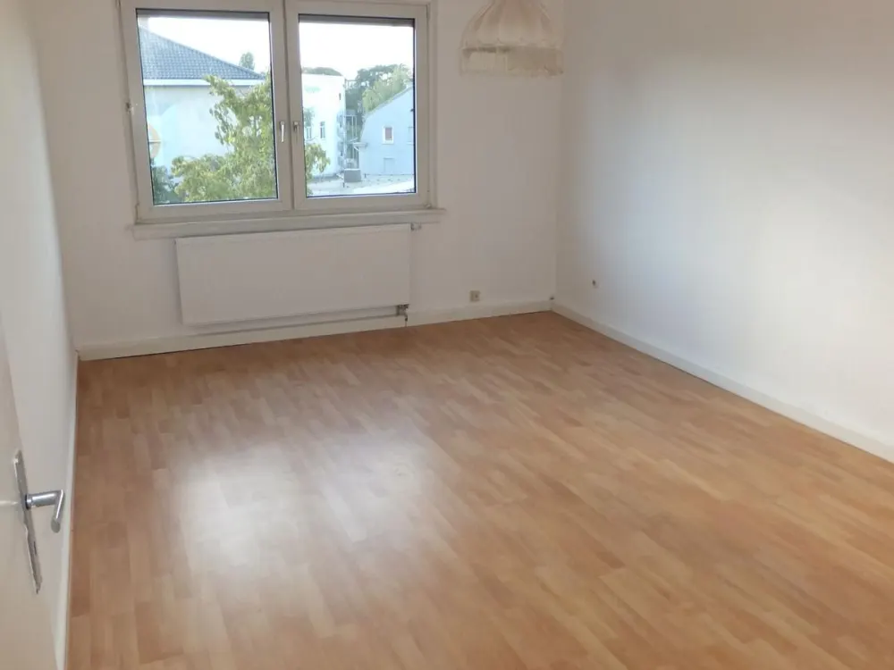Helle 2-Zimmer-Wohnung mit Balkon in Offenbach / Nähe Westend