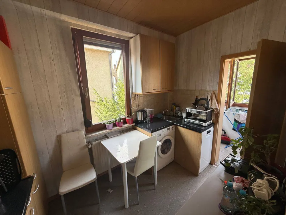*** Gepflegte, teilmöblierte 2-Zi.Whg. mit EBK + Balkon + Gartenanteil ***