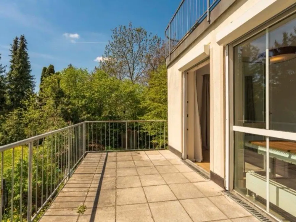 Helles WG-Zimmer mit Balkon in München - ab Mitte Dezember