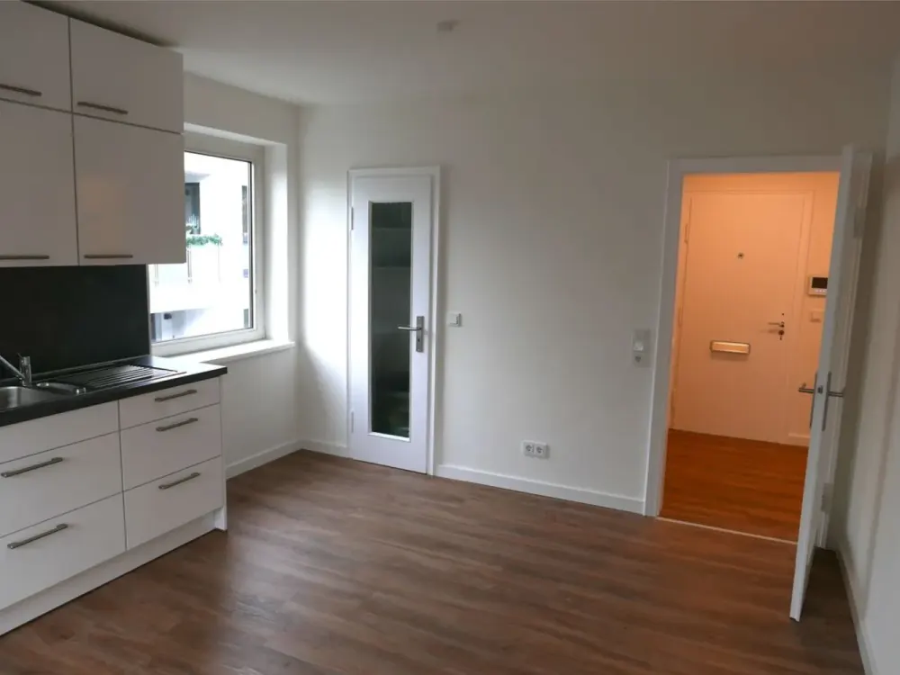 Stilvolle 5-Zimmer-Wohnung mit Einbauküche & Balkon, Nähe AK Harburg-Hamburg