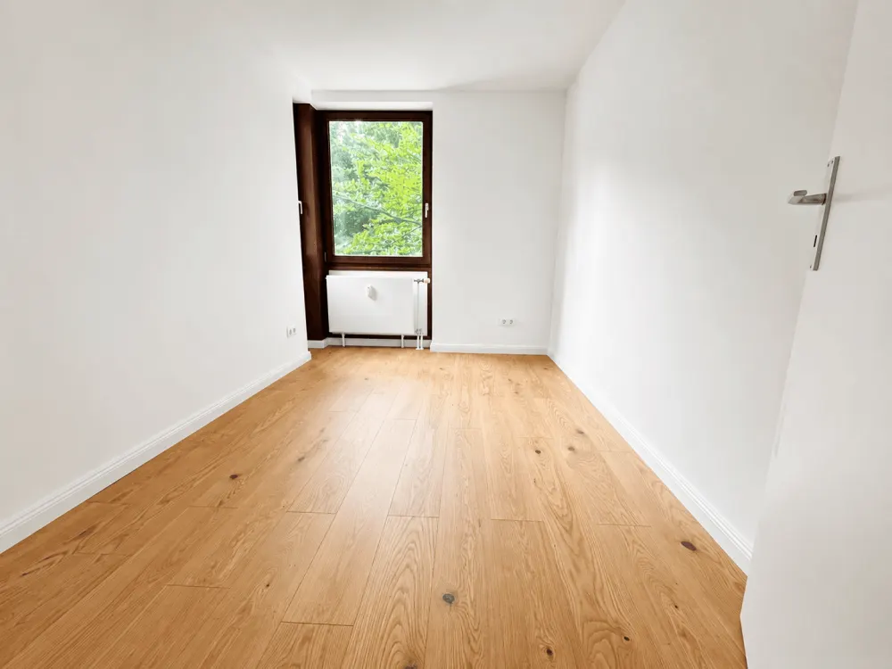 01.11.: moderne 2,5-Zimmer-Wohnung mit Tiefgaragenstellplatz und Balkon in Hummelsbüttel!
