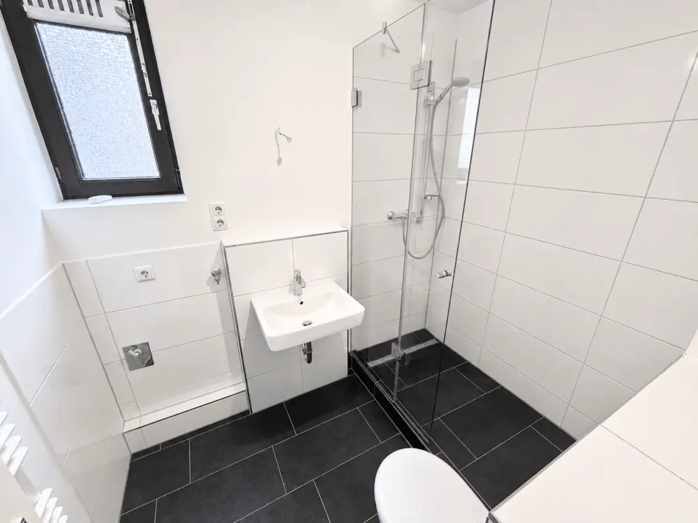 01.11.: moderne 2,5-Zimmer-Wohnung mit Tiefgaragenstellplatz und Balkon in Hummelsbüttel!
