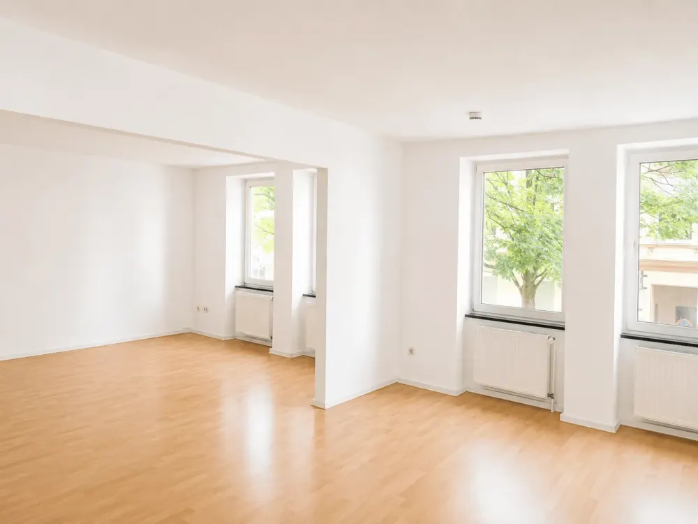 Großzügige 1-Zimmer-Wohnung mit optisch getrenntem Wohn- und Schlafbereich in Unterbilk