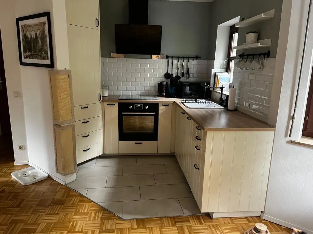 Stilvolle, neuwertige 2,5-Zimmer-Wohnung mit Balkon und Einbauküche in Ostfildern