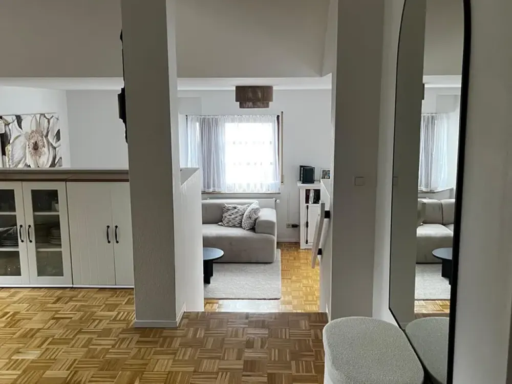 Stilvolle, neuwertige 2,5-Zimmer-Wohnung mit Balkon und Einbauküche in Ostfildern