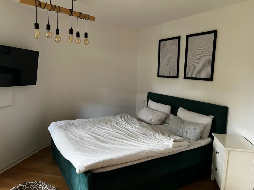 Stilvolle, neuwertige 2,5-Zimmer-Wohnung mit Balkon und Einbauküche in Ostfildern