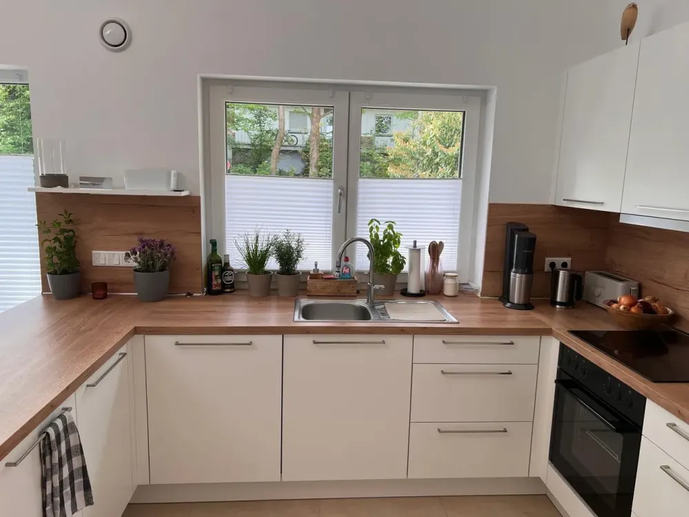Loftartige 3-Zimmer-Wohnung mit offenem Wohn-/Essbereich und Einbauküche und Empore