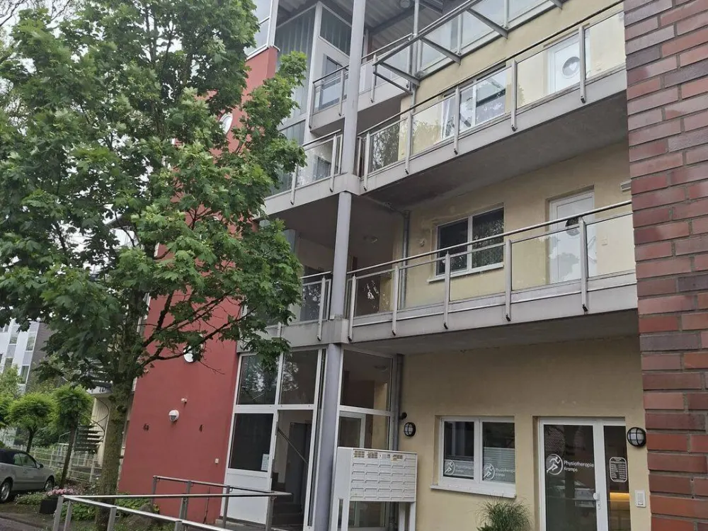 Bright 3-Room Apartment with Underground Parking Space and Elevator in Schloß Neuhaus