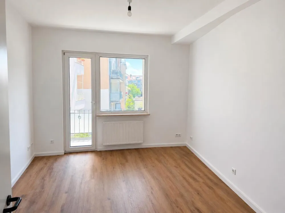 Kernsanierte 2-Zimmer-Wohnung mit Süd Balkon in Little Tokyo