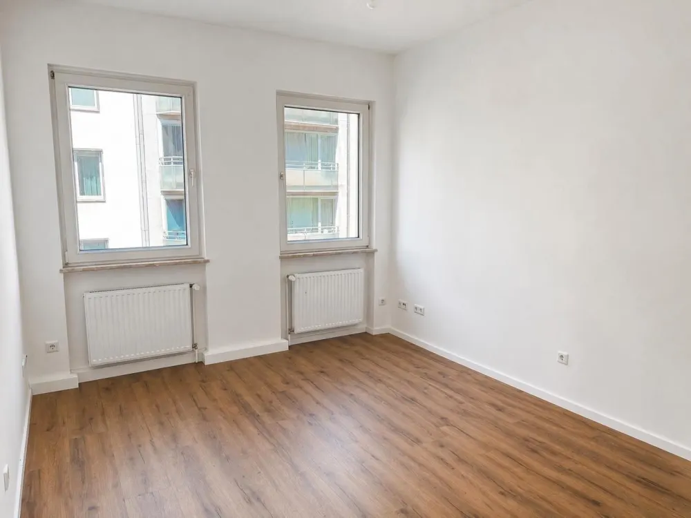 Kernsanierte 2-Zimmer-Wohnung mit Süd Balkon in Little Tokyo