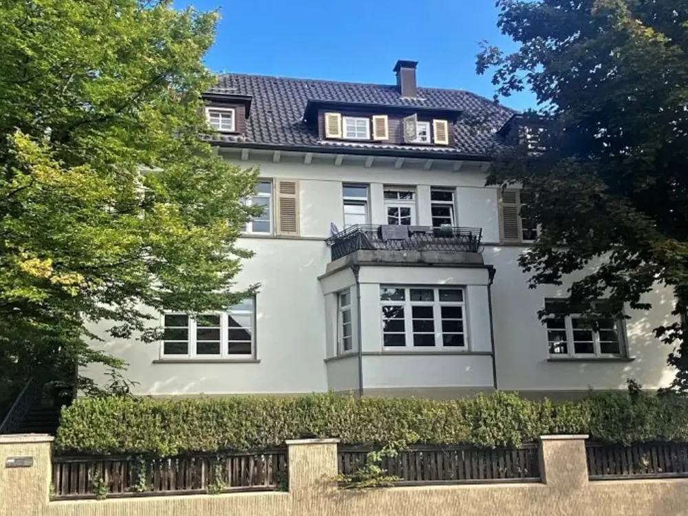Elegante Erdgeschosswohnung mit Sonnenerker in begehrter Lage Oberesslingen