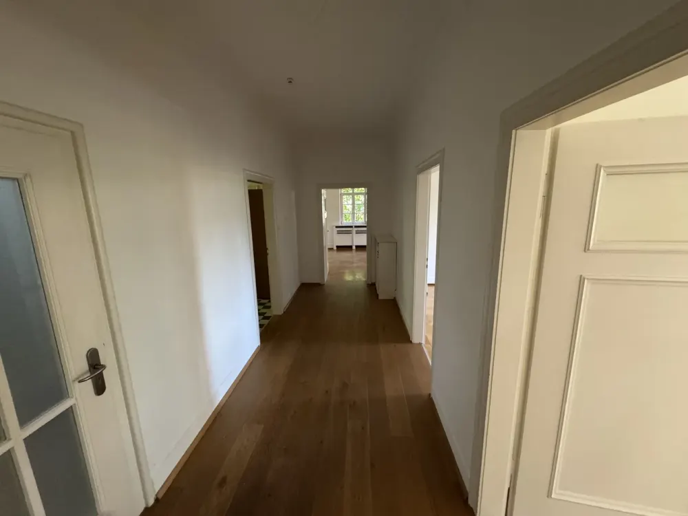 Elegante Erdgeschosswohnung mit Sonnenerker in begehrter Lage Oberesslingen