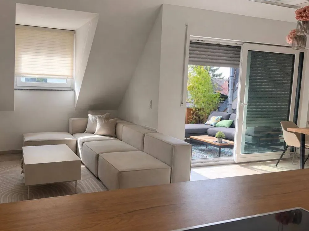 Sonnenloft - Sonnige, moderne Wohnung mit Dachterrasse im Süden Nürnbergs - Ideal für Paare!