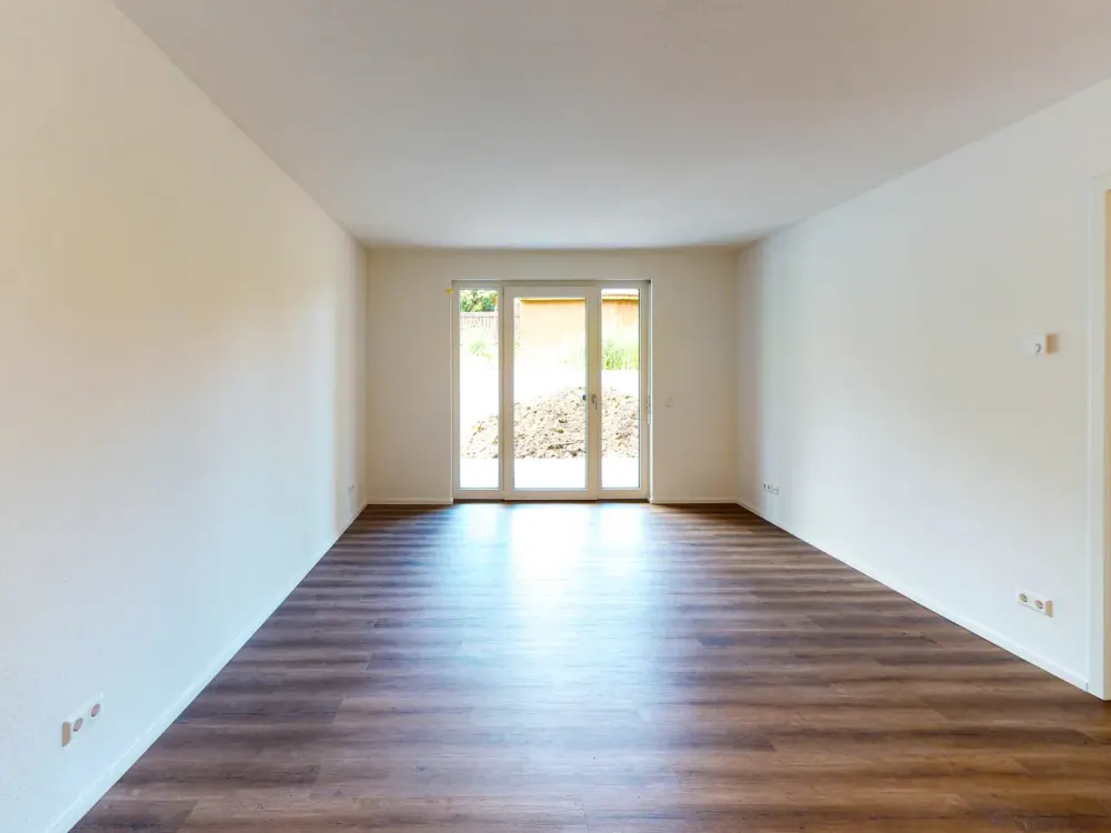 Moderne Wohnung mit Balkon und EBK!