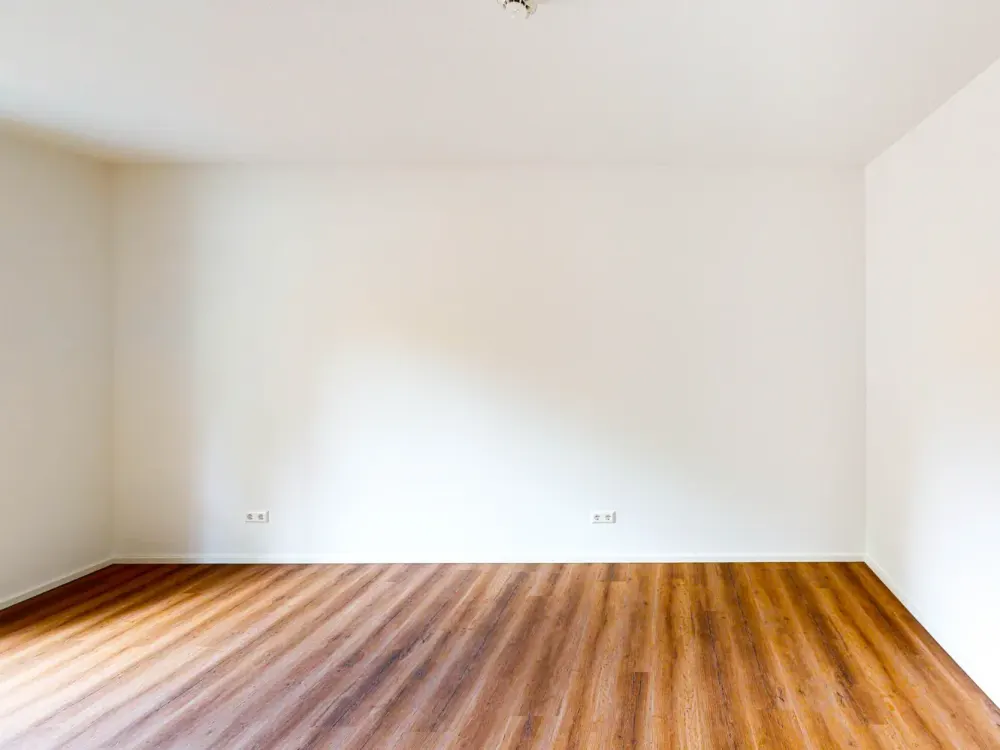 Moderne Wohnung mit Balkon und EBK!