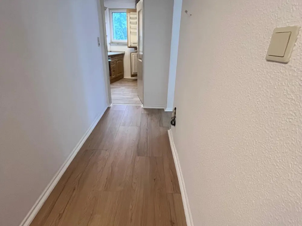 Renovierte 2ZKB mit Einbauküche und Balkon im vorderen Westen