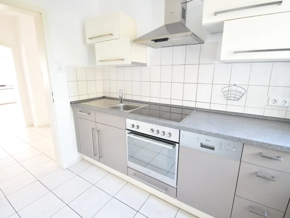 2-Zimmer-Wohnung mit großer Sonnenterrasse und Einbauküche