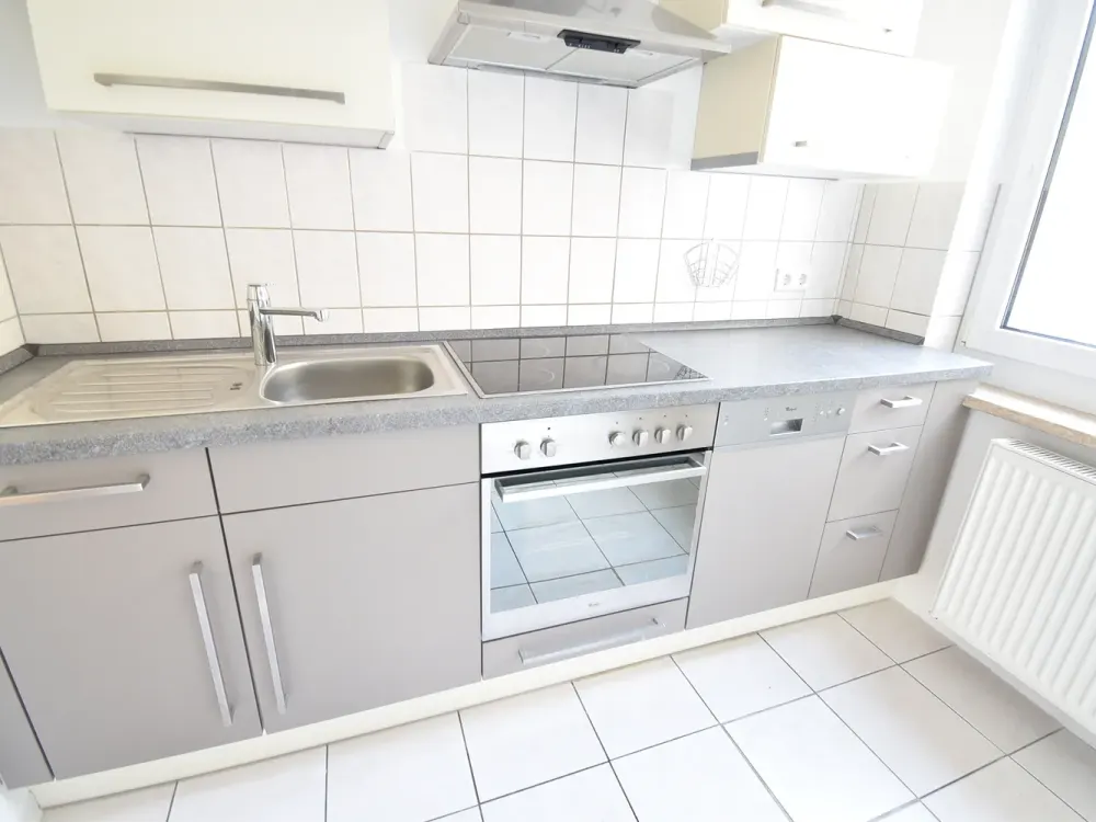 2-Zimmer-Wohnung mit großer Sonnenterrasse und Einbauküche